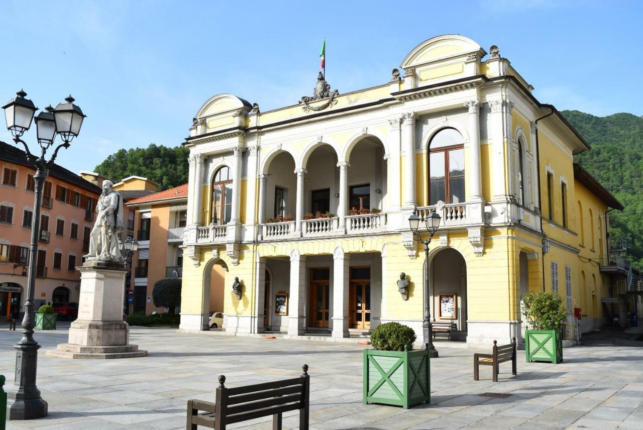 Residenza La Roggia Apartment Varallo Bagian luar foto